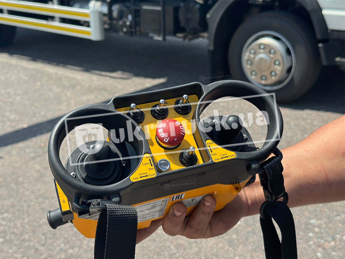 Дистанційне керування автовишкою Дистанційне керування автовишкою